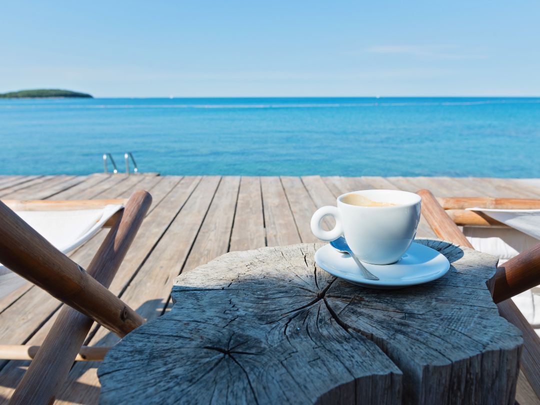 A Coffee Lover's Travel Guide: Enjoying Coffee on the Move - Moneyrow Beans